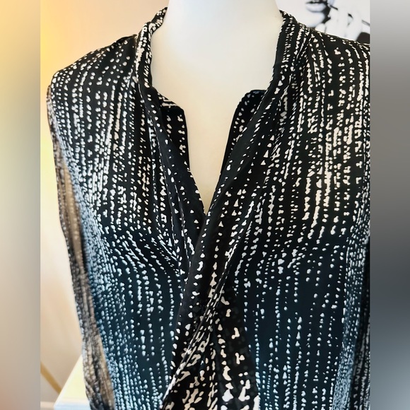 7 For All Mankind Black and White Shirt - Picture 7 of 9